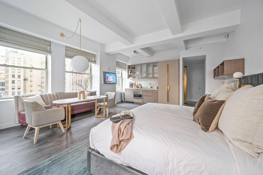 17John Room Type - Deluxe Studio Suite, 1 King Bed, Kitchen