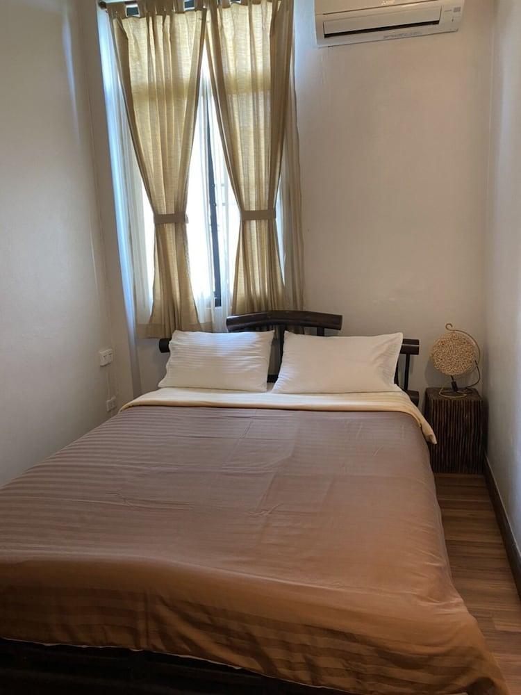 Lamphu House Bangkok Room Type - Air-Con Standard Double room