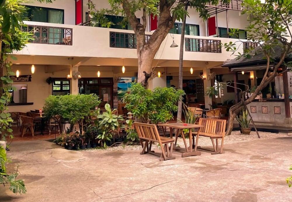 Lamphu House Bangkok - Tap to explore photos