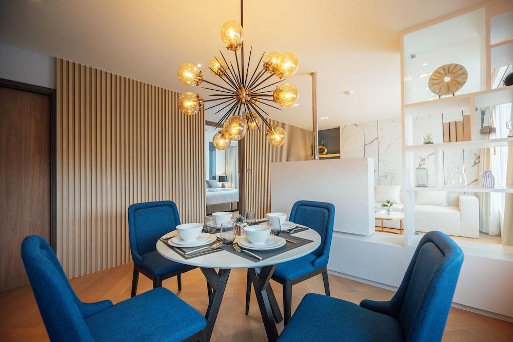 Montana Hotel & Residence Room Type - Luxury Room, 1 King Bed, Kitchenette