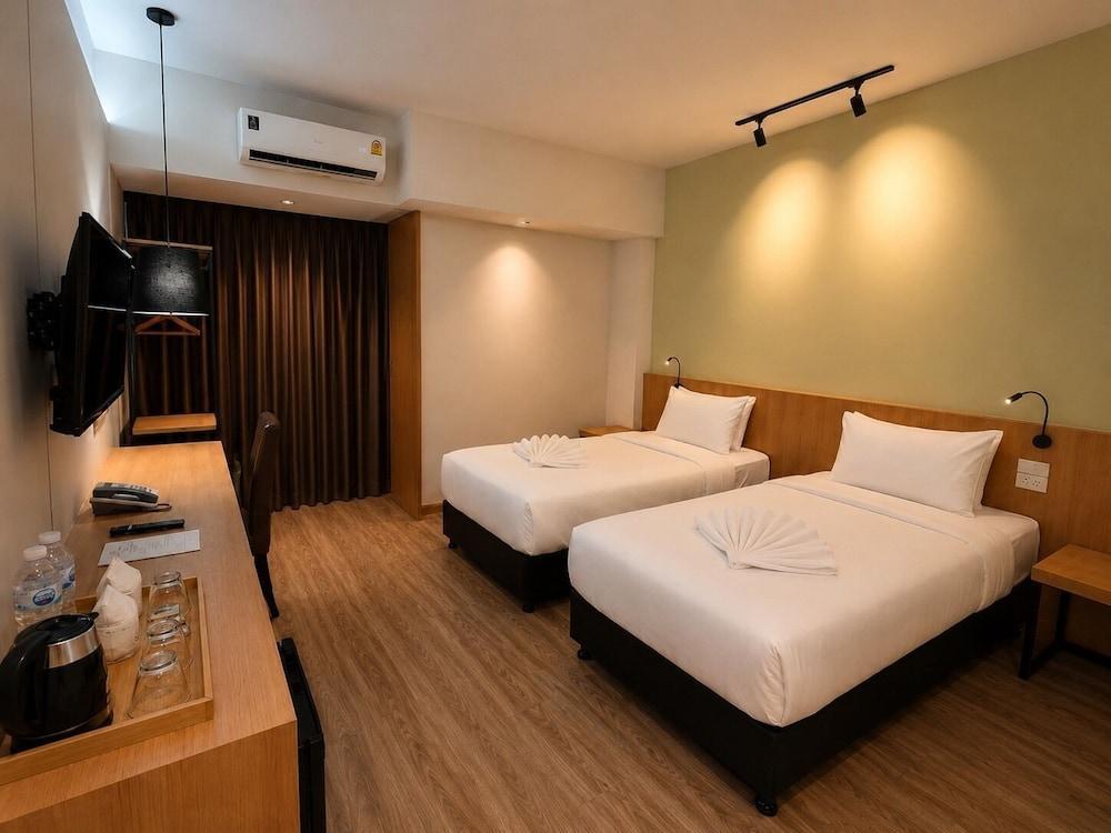 The Neuf Ratchada Room Type - Standard Twin Room