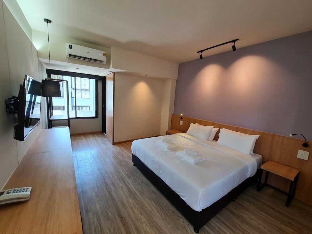 The Neuf Ratchada Room Type - Standard Double Room