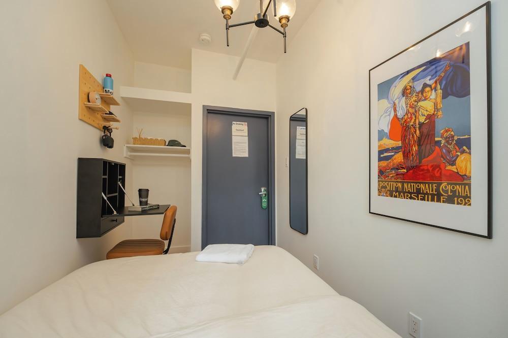 Lamartine Chelsea – Hostel Room Type - City Single Room (Shared Bathroom)