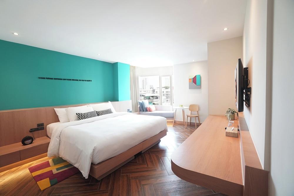 SQ Boutique Hotel - Tap to explore photos