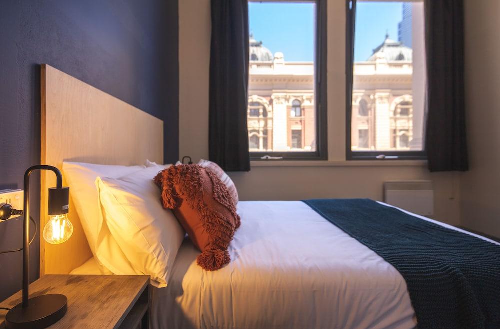 Selina Central, Melbourne Room Type - Compact Private Room, Shared Bathroom