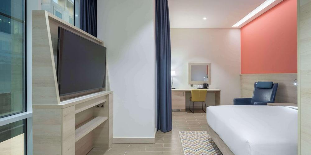 Hampton by Hilton Doha Old Town Room Type - 1 Queen Bed with Sofa bed City View