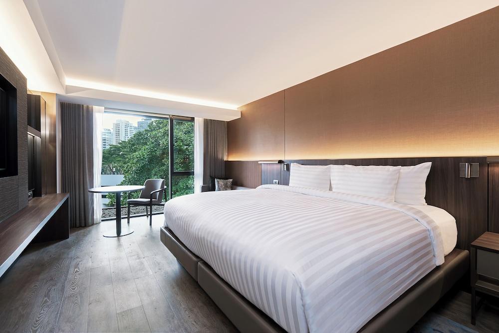 Gardina Asoke Hotel & Residence Room Type - Deluxe Pool View Corner