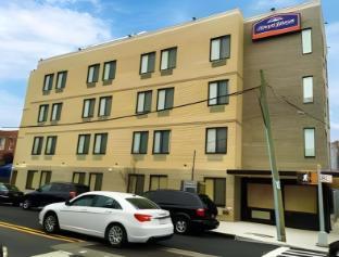 Rockaway Hotel - Tap to explore photos