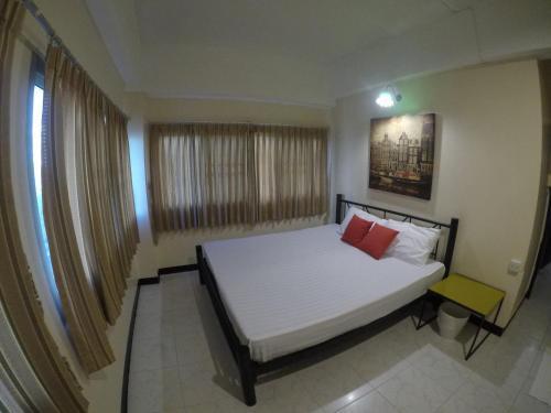 KC guest house Room Type - Double Room with Private Bathroom