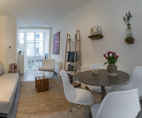 Luxury Flower Market Apartment - Tap to explore photos