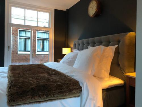 The Lastage Inn - Bed & Breakfast Room Type - Deluxe King Room