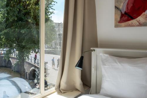 The Blue Stairs Room Type - Deluxe Double Room