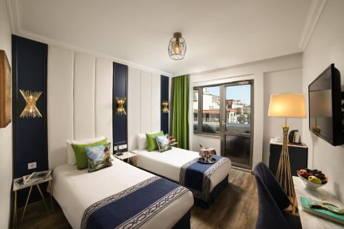 Ephesus Hotel Istanbul Room Type - Deluxe Double Room with Balcony and Sea View