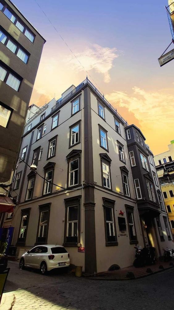 The Independent Hotel Taksim - Tap to explore photos