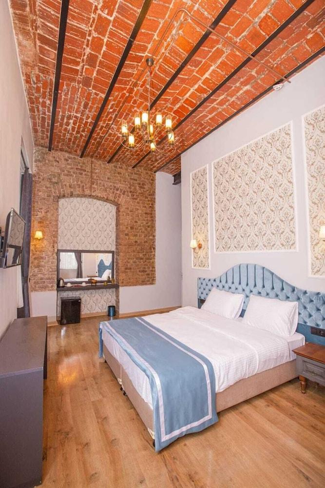 The Independent Hotel Taksim Room Type - Deluxe Triple Room The Independent Hotel Taksim Room Type - Deluxe Triple Room