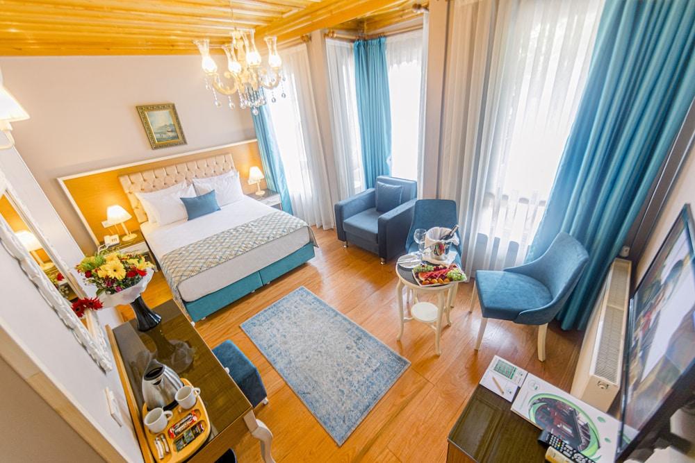 Acacia Mansion Hotel Room Type - Superior Triple Room, Non Smoking Acacia Mansion Hotel Room Type - Superior Triple Room, Non Smoking