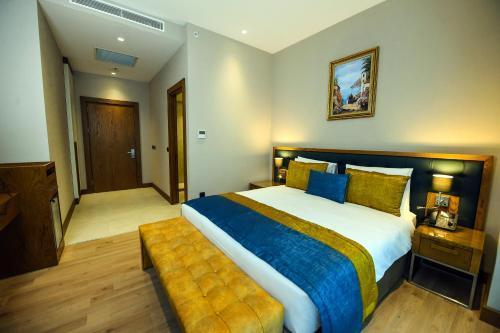 CHER HOTEL & SPA Taksim - Tap to explore photos