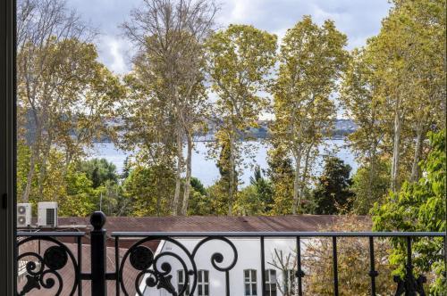 Ciragan Suites Bosphorus Room Type - Deluxe Suite with Sea View