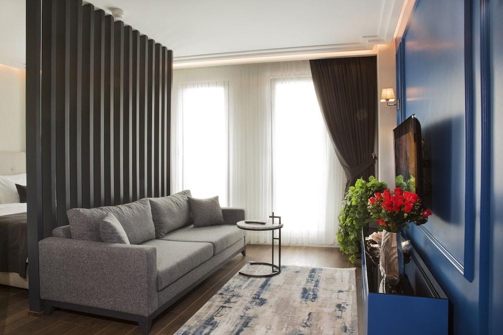 Garlon Residence Room Type - GR Block Studio Apartment
