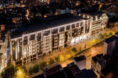 GARLON RESIDENCE Room Type - GR Blocks Three Bedroom Penthouse Apartment
