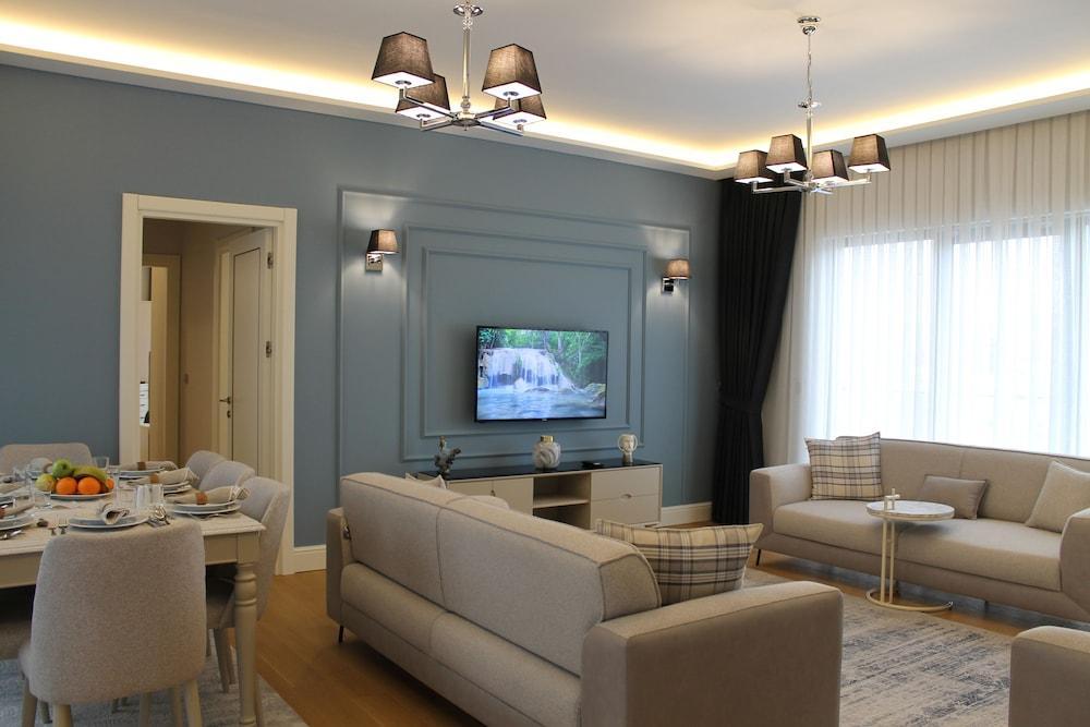 GARLON RESIDENCE Room Type - GR1 Block Three Bedroom Penthouse Apartment