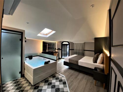 Confores Hotel Room Type - Queen Room with Spa Bath Confores Hotel Room Type - Queen Room with Spa Bath