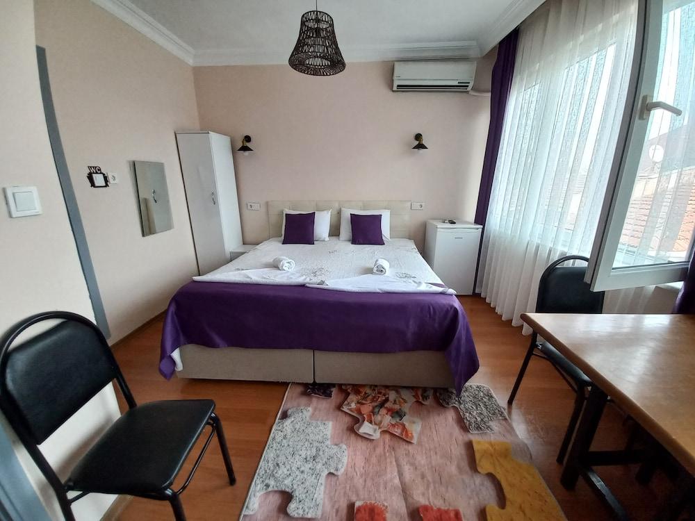 Medellin Apart Hotel Istanbul Room Type - Family Triple Room