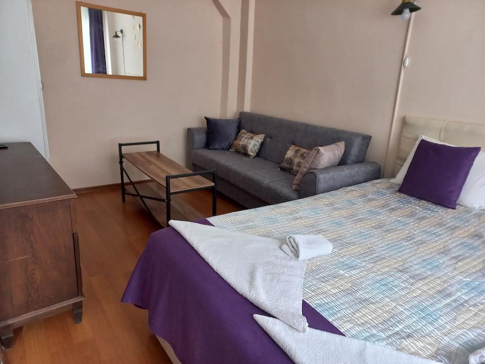 Medellin Apart Hotel Istanbul - Tap to explore photos
