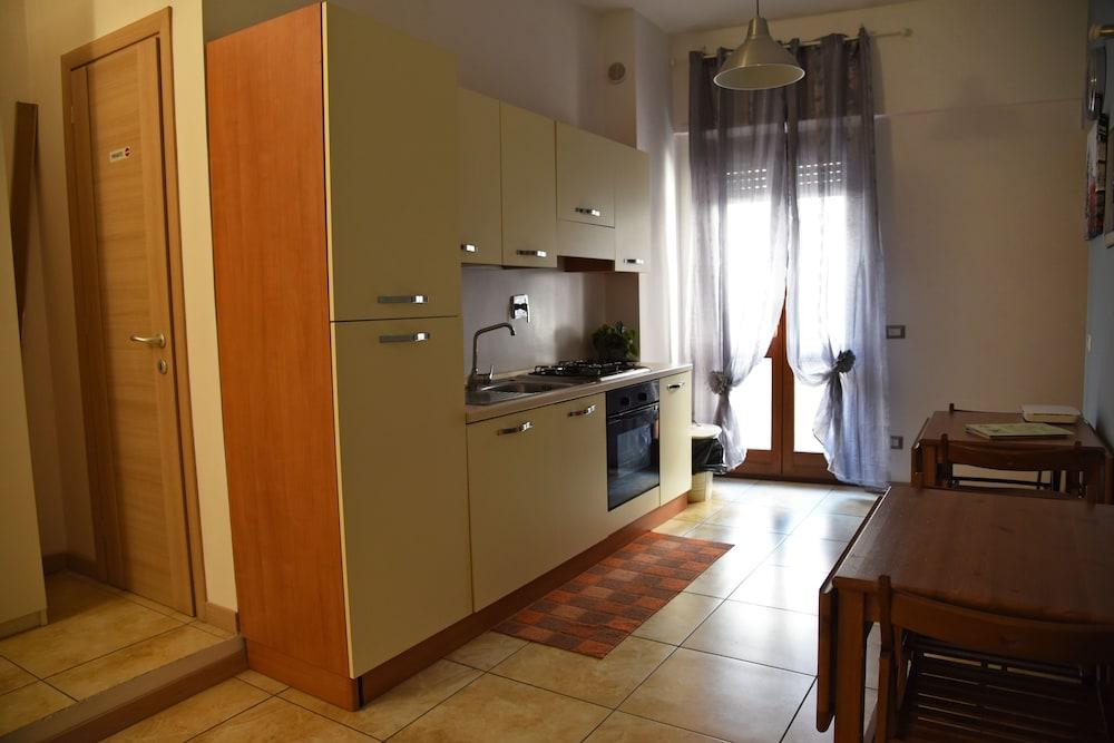Marco e Laura B&B Room Type - Classic Apartment, 5 Bedrooms, Kitchen Marco e Laura B&B Room Type - Classic Apartment, 5 Bedrooms, Kitchen