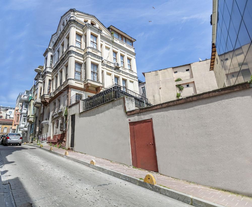 أوتومان زاده