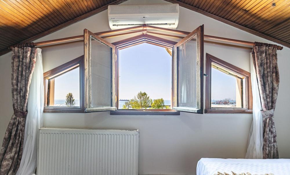 OttomanZade Room Type - Deluxe Double Room, 1 King Bed, Sea View
