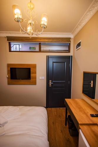 Grand Balyan Hotel & Restaurant Room Type - Economy Double Room
