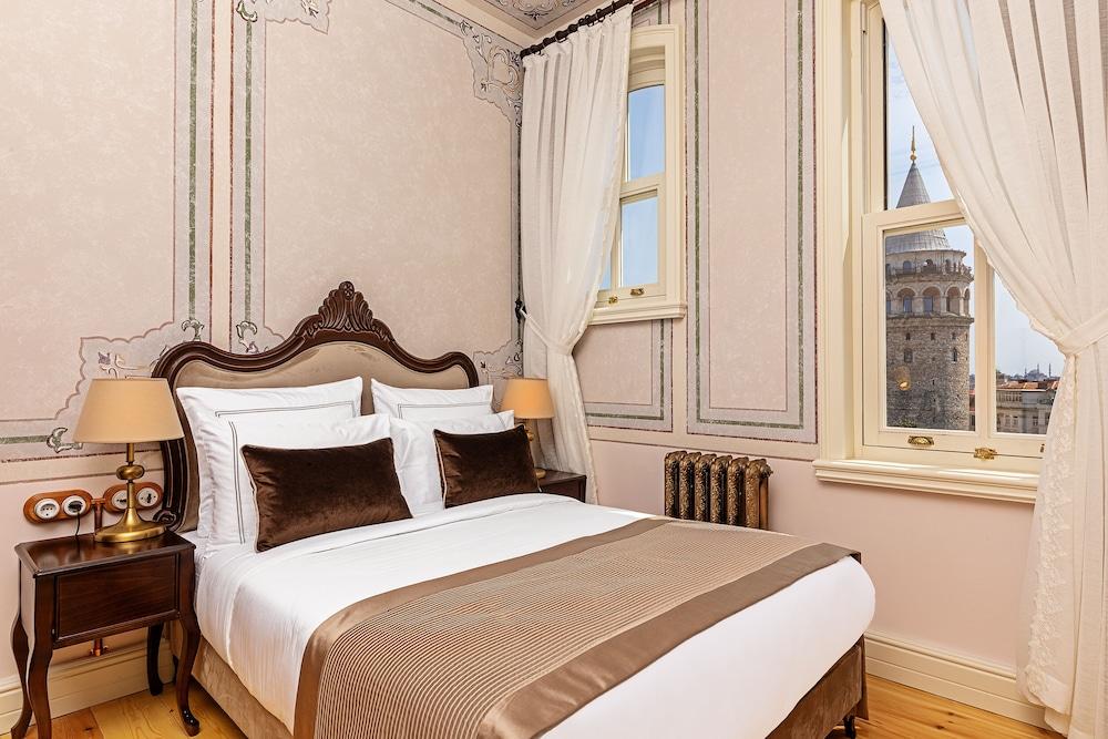 Meroddi Barnathan Hotel Room Type - Deluxe Double Room with Galata Tower View Meroddi Barnathan Hotel Room Type - Deluxe Double Room with Galata Tower View