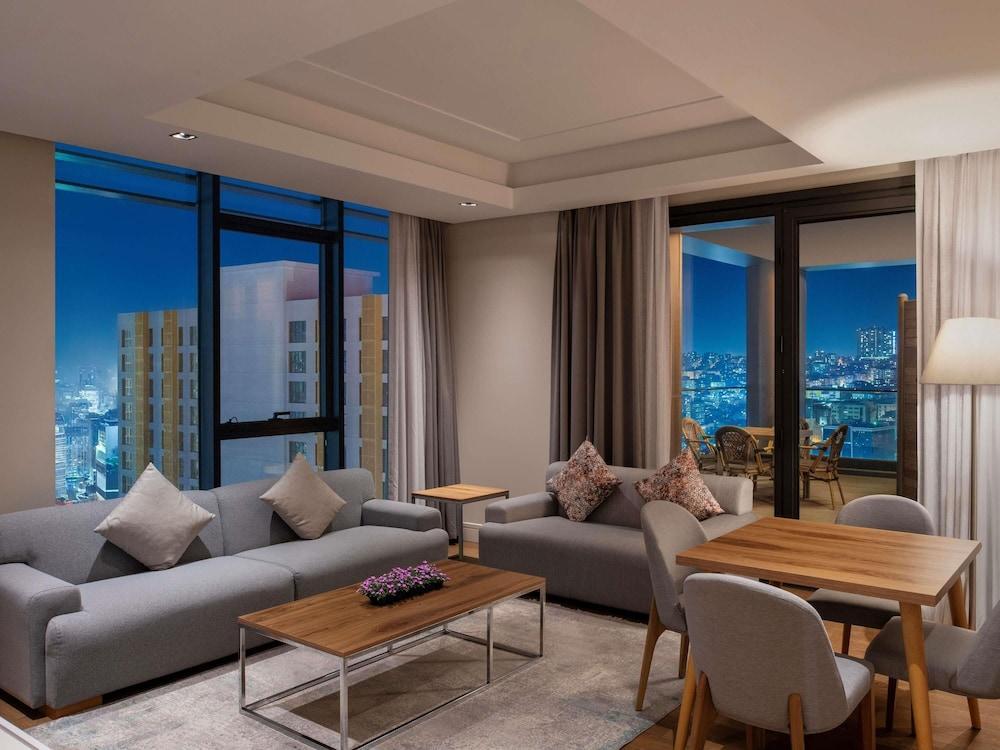 Mövenpick Living Istanbul West Room Type - Deluxe Apartment, 2 Bedrooms, Terrace