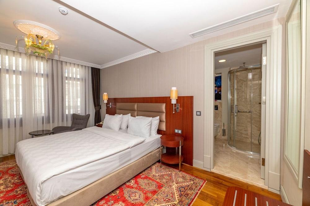 Blue Gilroy Hotel Room Type - Standard Double Room