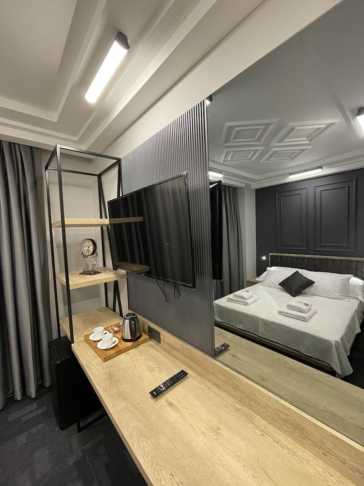 RW Boutique Hotel Room Type - Deluxe Double Room