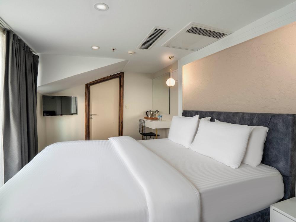 actuel life hotel - Tap to explore photos