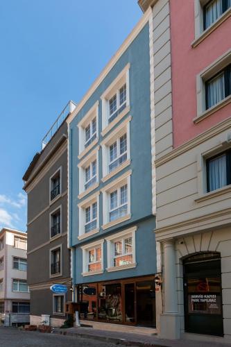 Blue Marmara Suites Room Type - Deluxe Quadruple Suite with Sea View Balcony. Blue Marmara Suites Room Type - Deluxe Quadruple Suite with Sea View Balcony.