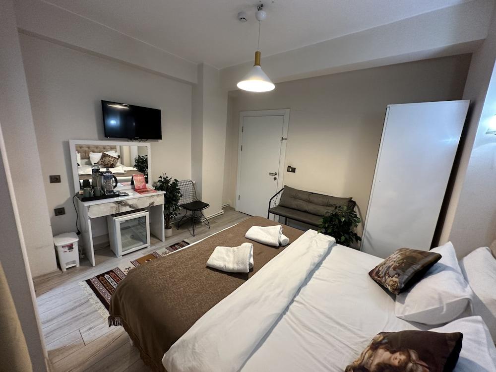 Galapera Hotel Room Type - Deluxe Double Room