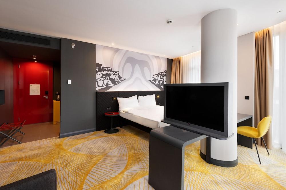 ibis Styles Istanbul Merter - Tap to explore photos