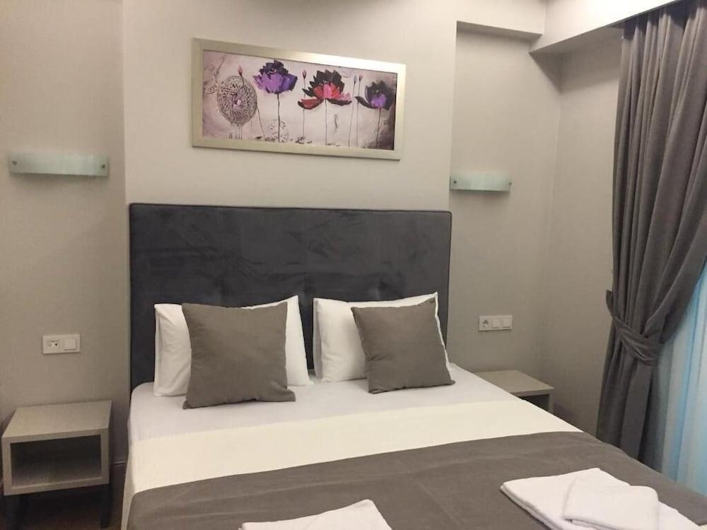 Konak Bella 3 Room Type - Deluxe Room, 1 Queen Bed, Non Smoking, Garden View Konak Bella 3 Room Type - Deluxe Room, 1 Queen Bed, Non Smoking, Garden View