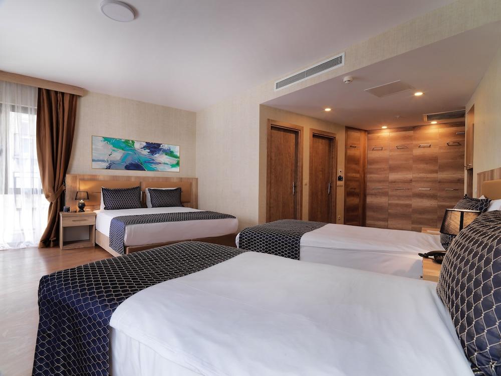 Jaff Hotels Room Type - Corner Family Room