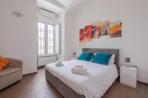 Castel Sant Angelo's Harmonious Apartment - Tap to explore photos