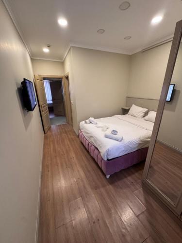 RENOVA hOTEL FATİH - Tap to explore photos