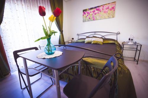 Floreo Guest House - Tap to explore photos