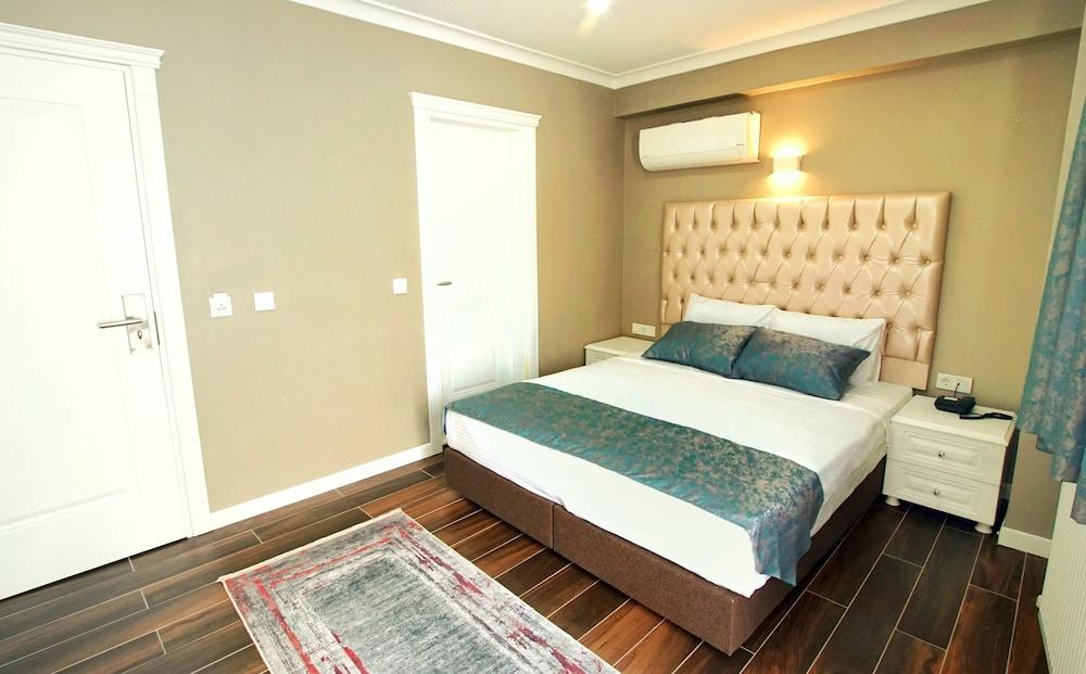 Cape Palace Hotel Room Type - Standard Double Room - Basement Floor Cape Palace Hotel Room Type - Standard Double Room - Basement Floor