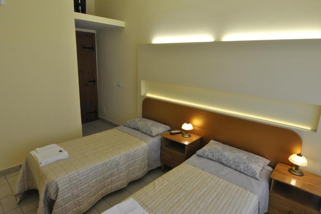 Roma Tourist House - Tap to explore photos