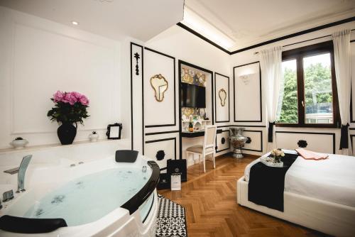 PRATI 1930 Boutique apartments Rome - Tap to explore photos