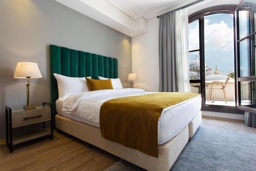 Mest Hotel Istanbul Sirkeci Room Type - Deluxe Room with Balcony and Sea View