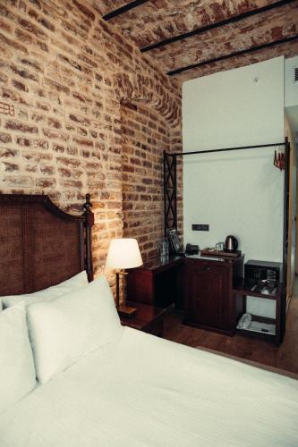 Mest Hotel Istanbul Sirkeci - Tap to explore photos